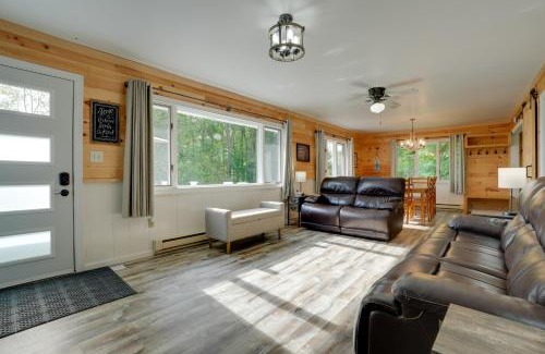 Hartford House | Lakefront Home in Hartford Hot Tub, Kayaks and Dock