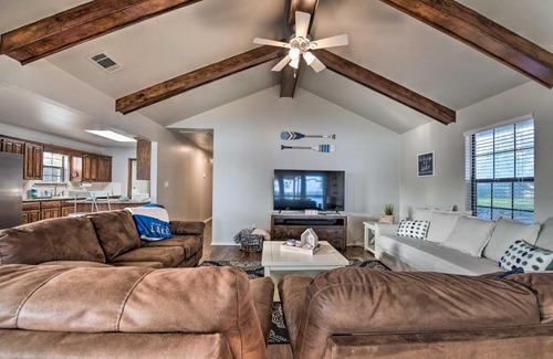 Granbury House | Lakefront Home Less Than 3 Miles to Historic Granbury!