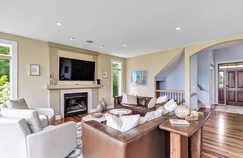 Newton House | Lakefront Home Offering Sweeping Views of Lake Michigan with Beach Access