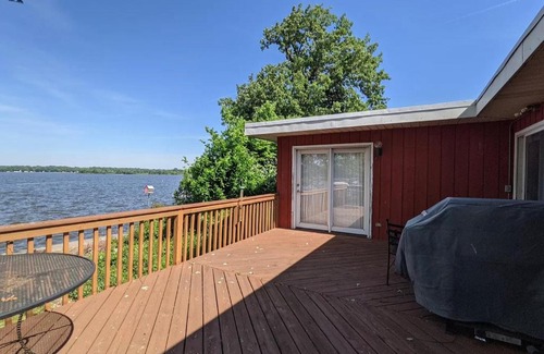 Fox Lake Apartment | lakefront home