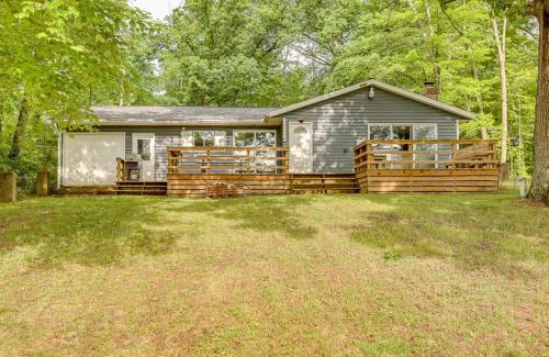 Brohman House | Lakefront Home with Deck Central Michigan Escape!