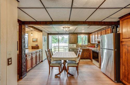 Brohman House | Lakefront Home with Deck Central Michigan Escape!