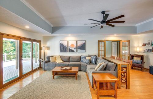 Cub Run House | Lakefront Home with Deck, Near Mammoth Cave Park!
