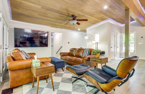 Gainesville House | Lakefront Home with Private Dock in Gainesville!