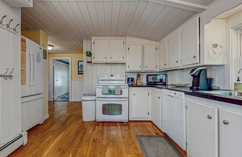 South Sanford House | Lakefront home with seasonal dock & deck - close to trails & ocean beaches
