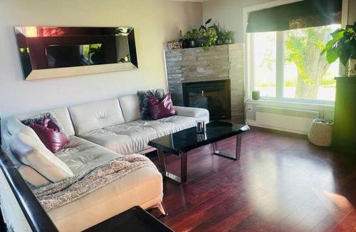 Gatineau House | Lakefront House 25 minutes from downtown Ottawa-Gatineau