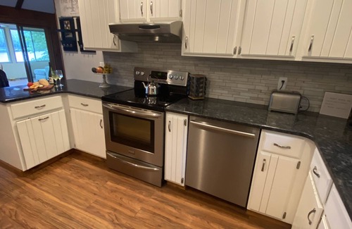 Wallenpaupauk Lake Estates House | LAKEFRONT House - dock -kayaks-paddle boards-fishing-beach on Roamingwood Lake