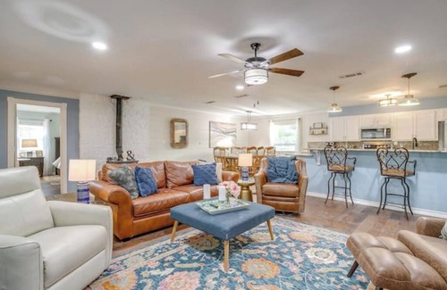 Gordon House | Lakefront Living with Pickleball, Basketball, Hot Tub & Lake activities