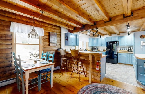 Bremen House | Lakefront lodge on Pemaquid Pond with dock, kayaks, canoe, SUP & firepits