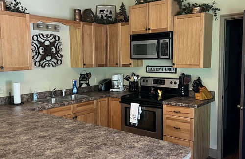 Abbeville House | Lakefront Lodge: Private Dock, Fisherman's Paradise with Comforts of Home