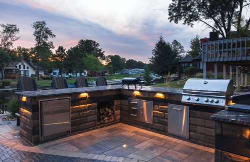 Mauston House | Lakefront Lodge w/Hot Tub | Castle Rock