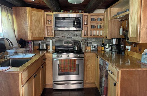 West Milford House | Lakefront Log Cabin less than 1 hour from NYC!