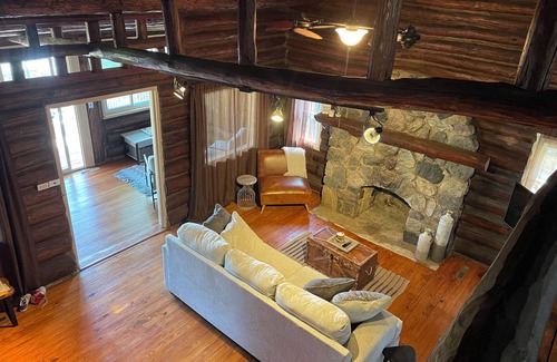 West Milford House | Lakefront Log Cabin less than 1 hour from NYC!