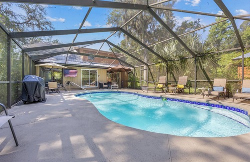 Hawthorne House | Lakefront Log Cabin, on private Lake & Screened Pool. ~NO CLEANING FEES~