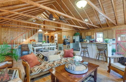 Chesapeake Ranch Estates-Drum Point Cottage | Lakefront Log Cabin Retreat 3br-2ba Hot Tub+kayaks