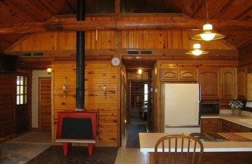 Azle House | Lakefront Log Home on 1.5 Gated Acres W/130 Sixty Foot Oaks!