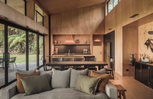 Okere Falls House | Lakefront Luxury at Okere Falls Lake Rotoiti
