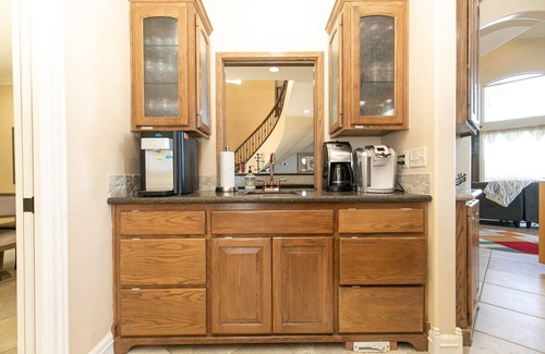 Burnet House | Lakefront Luxury-breathtaking Views-games-firepit