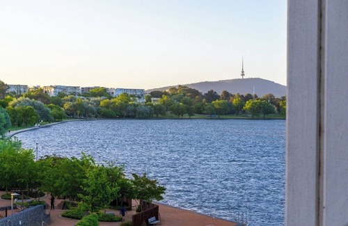 Kingston Apartment | Lakefront Modern 2 BDR Apt with 2 Parking Kingston