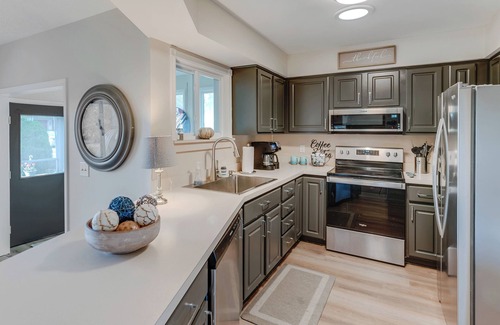 Lake Orion House | Lakefront Orion Twp. Home w/Fire Pit & Kayak!