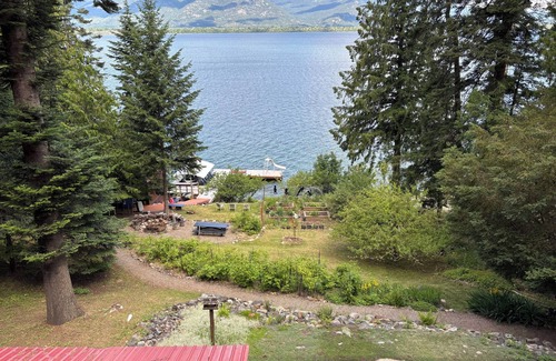 Sandpoint Apartment | Lakefront Property/Water slide/Dock Access/Hot Tub/Grill/10 mins to Sandpoint!