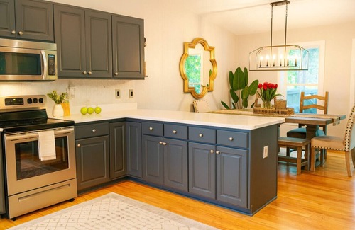 Barium Springs Apartment | Lakefront Relaxing, Hot Tub, Fire Pit, Kayaks