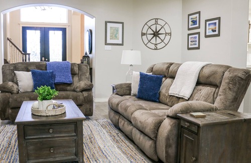 Atascocita House | Lakefront Retreat Enjoy Serenity and Scenic Views