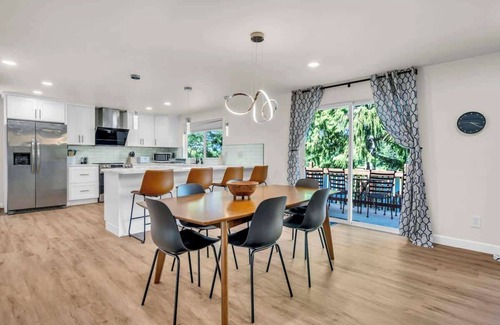 Three Lakes House | Lakefront Retreat for 6 with Stunning Views, Sauna