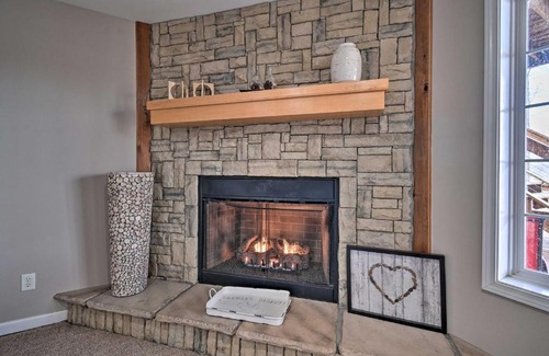 Cub Run House | Lakefront Retreat with Views, Near Mammoth Cave!