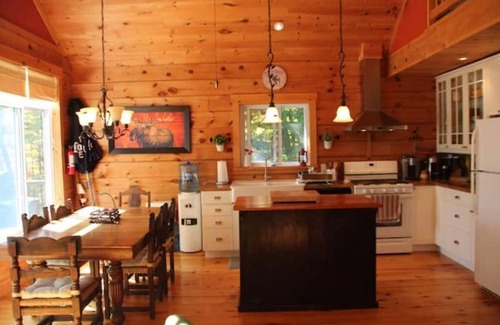 Highlands East Cottage | Lakefront South Algonquin Paradise