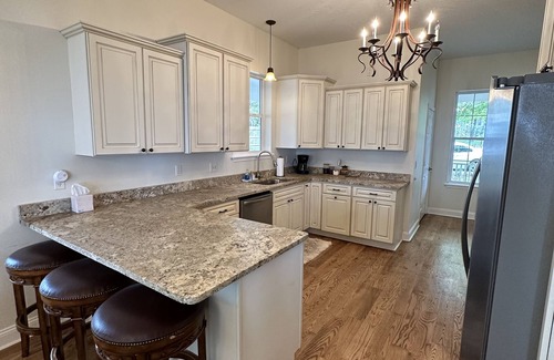 Madison House | Lakefront southern charm in beautiful quiet area