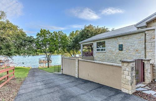 Kingsland House | Lakefront Stay for 12 with Private Ramp Dock & Views