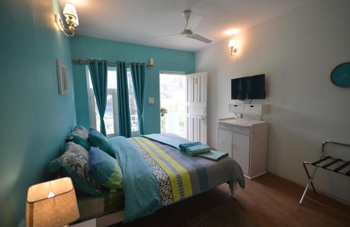 Naukuchiyatal House | Lakefront Stays