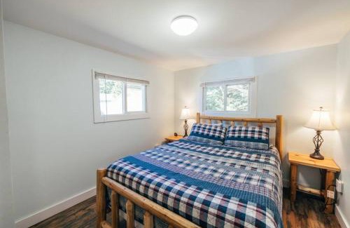 North New Portland Ski Chalet | Lakefront Stunning Home, only 30 min to Sugarloaf!