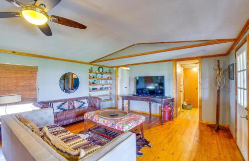 Quinlan House | Lakefront Texas Gem with Indoor Pool and Water Access
