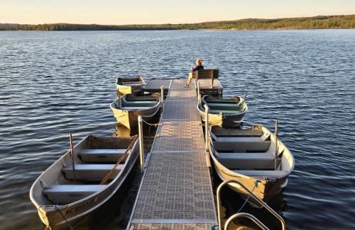 Honor House | Lakefront! Twin Birch Resort - The Green Laker