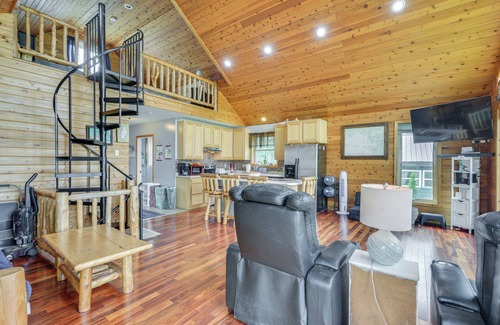 Limerick Cottage | Lakefront Views & Private Yard: Three Mile Bay Gem