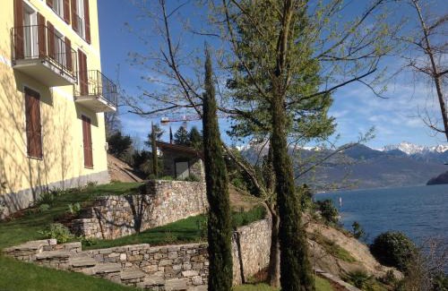 Vignola Apartment | Lakefront Villa Del Pierangelo