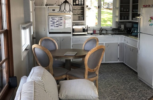 Plainwell House | Lakefront Walkout Cottage, Beach, Dock, Kayaks, Sunsets on Pine Lake! ππ