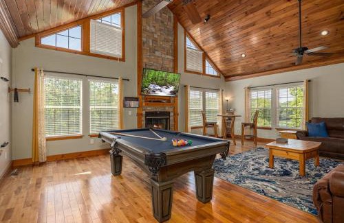 Dandridge House | Lakefront with 3 King Beds, Pool Table, Arcade Barrel