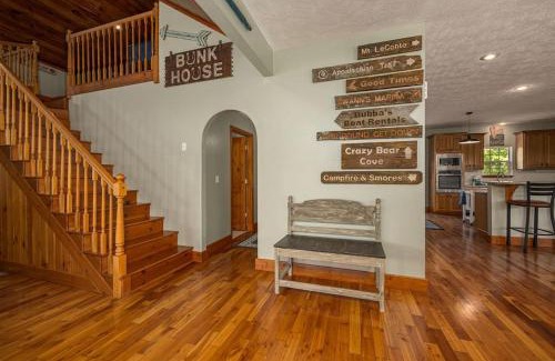 Dandridge House | Lakefront with 3 King Beds, Pool Table, Arcade Barrel