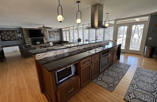 Leasburg House | Lakefront with Million Dollar Views on HYCO Lake