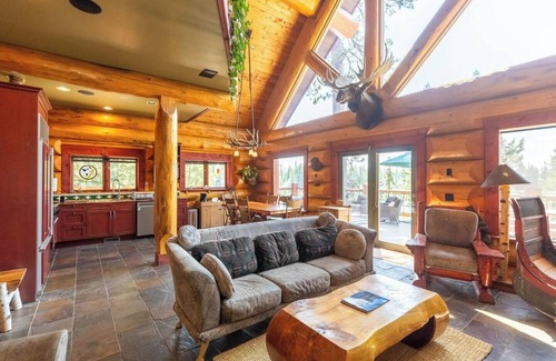 East Kootenay Cabin | Lakefront with Private Pier. Rosen Lake. Dog Fr.