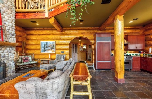 East Kootenay Cabin | Lakefront with Private Pier. Rosen Lake. Dog Fr.