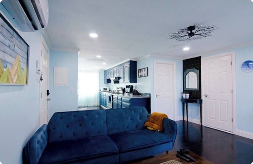 Town of Somerset Cottage | Lakehouse Loft · Private cottage near Niagara Falls with lake view