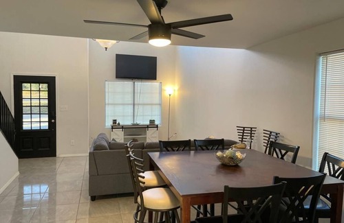 La Joya House | Lakehouse treasure