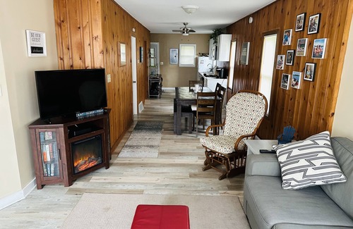 Valparaiso House | Lakehouse with Pontoon, Deck, Firepit, Paddle Boards, Grill & more INCLUDED!