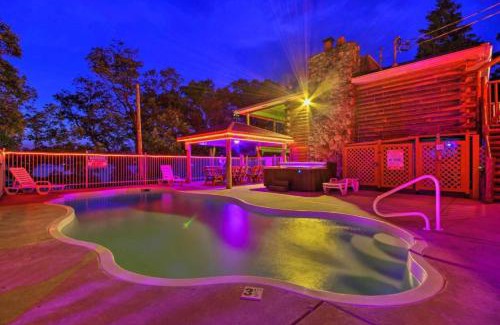 Sunrise Beach House | Lakehouse Wpools, Hottub, Dock, Sauna,playground