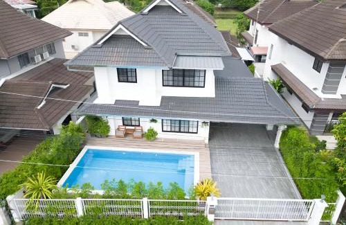 Su Thep Villa | LakeLyn Pool Villa 5BR , Free daily housekeeping