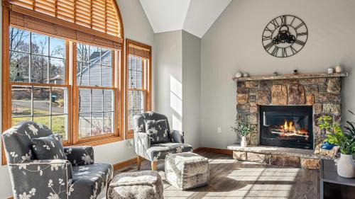 Long Pond House | Lakers Pointe by AvantStay Lakefront Private Peninsula Hot Tub Game Room